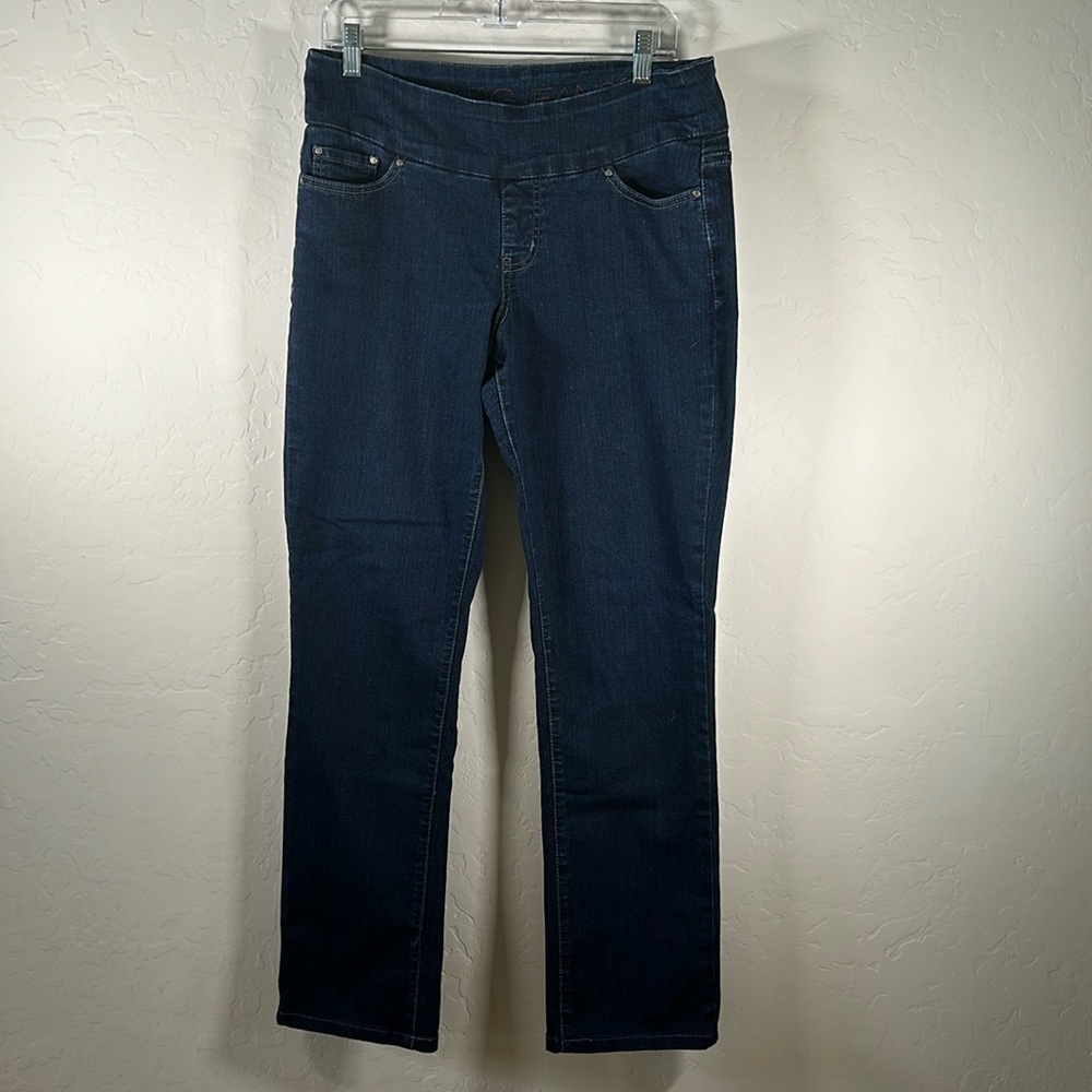 Jag jeans. Flexible waist. Straight leg. Size 10.